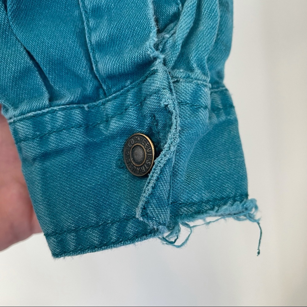 SOLD Vintage Levi’s Teal Blue Button Down Work Shirt - Picture 5 of 9